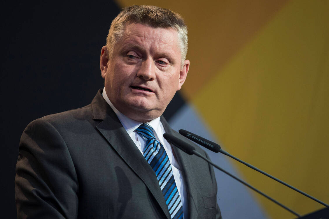 Neuer-DRK-Pr-sident-Gr-he-warnt-vor-L-cken-im-Bev-lkerungschutz