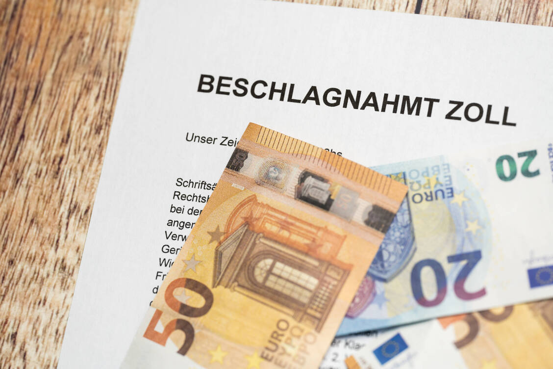 Zoll-Tonnenweise-Abnehmprodukte-und-Kosmetik-sichergestellt