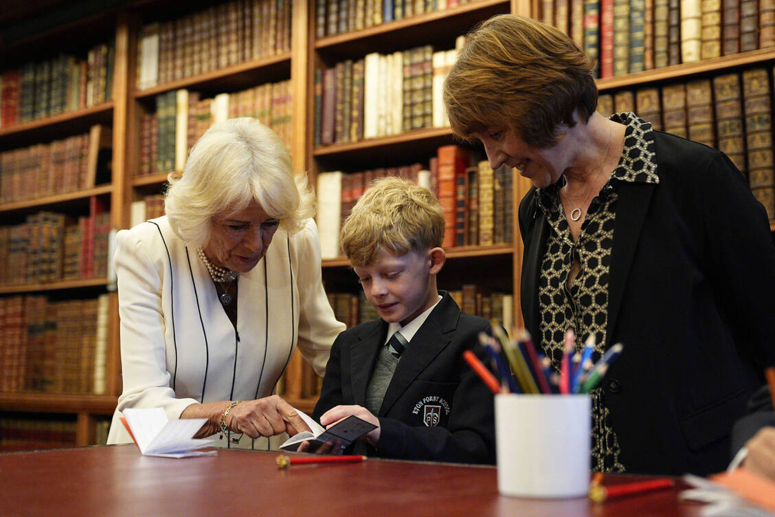 Stress-senken-Bindungen-st-rken-Buchclubs-Literatur-als-Medizin