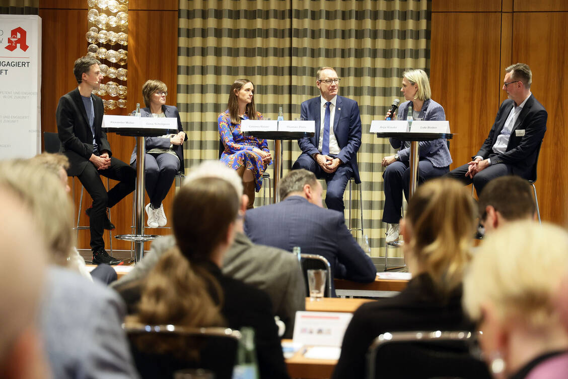 Debatte-beim-OTC-Gipfel-Lauterbach-Reform-in-neuen-Schl-uchen