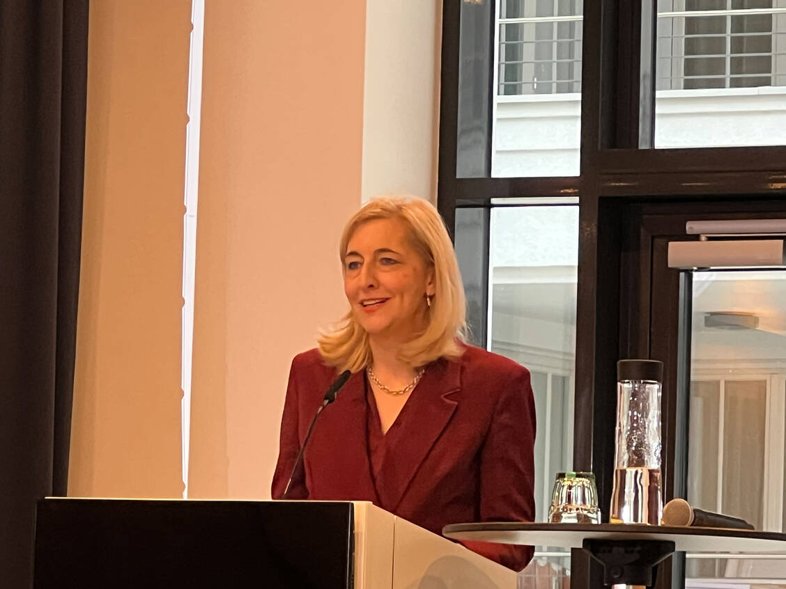 Bundesgesundheitsministerin-Nina-Warken-CDU-Geschlechtsspezifische-Unterschiede-m-ssen-viel-mehr-in-die-Praxis-