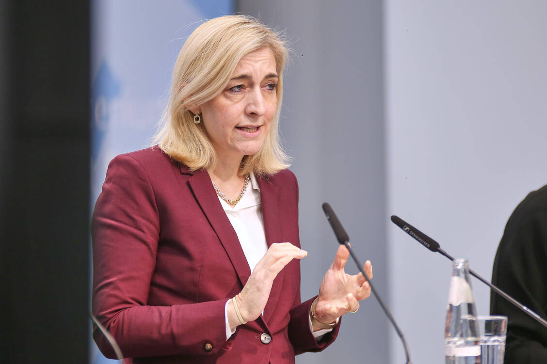 Bund-L-nder-Pflegekommission-Ern-chterung-ber-schwammige-Vorschl-ge