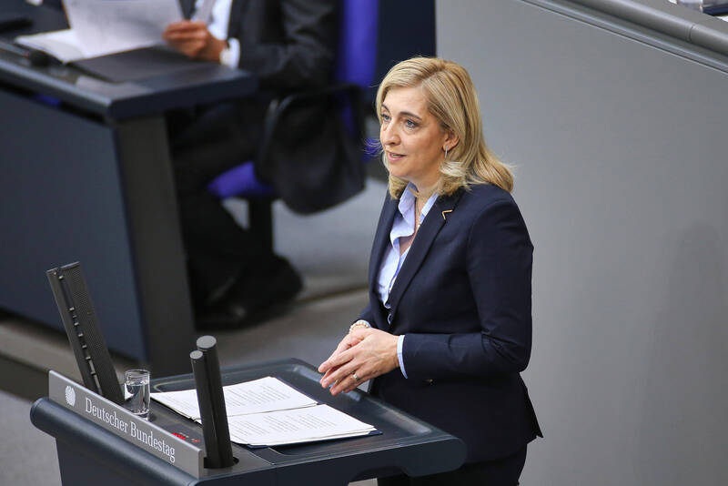 GKV-Spargesetz im Bundestag: Warken: Niemand wird überfordert