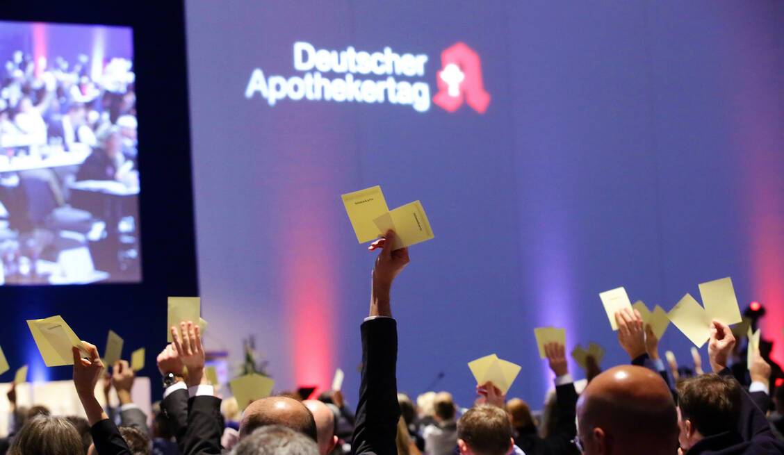 Das RX-Versandverbot ist in diesem Jahr beim DAT kein Thema mehr. Stattdessen stehen Anträge zum Erhalt der Gleichpreisigkeit auf der Agenda der Hauptversammlung. / Foto: PZ/Alois Mueller