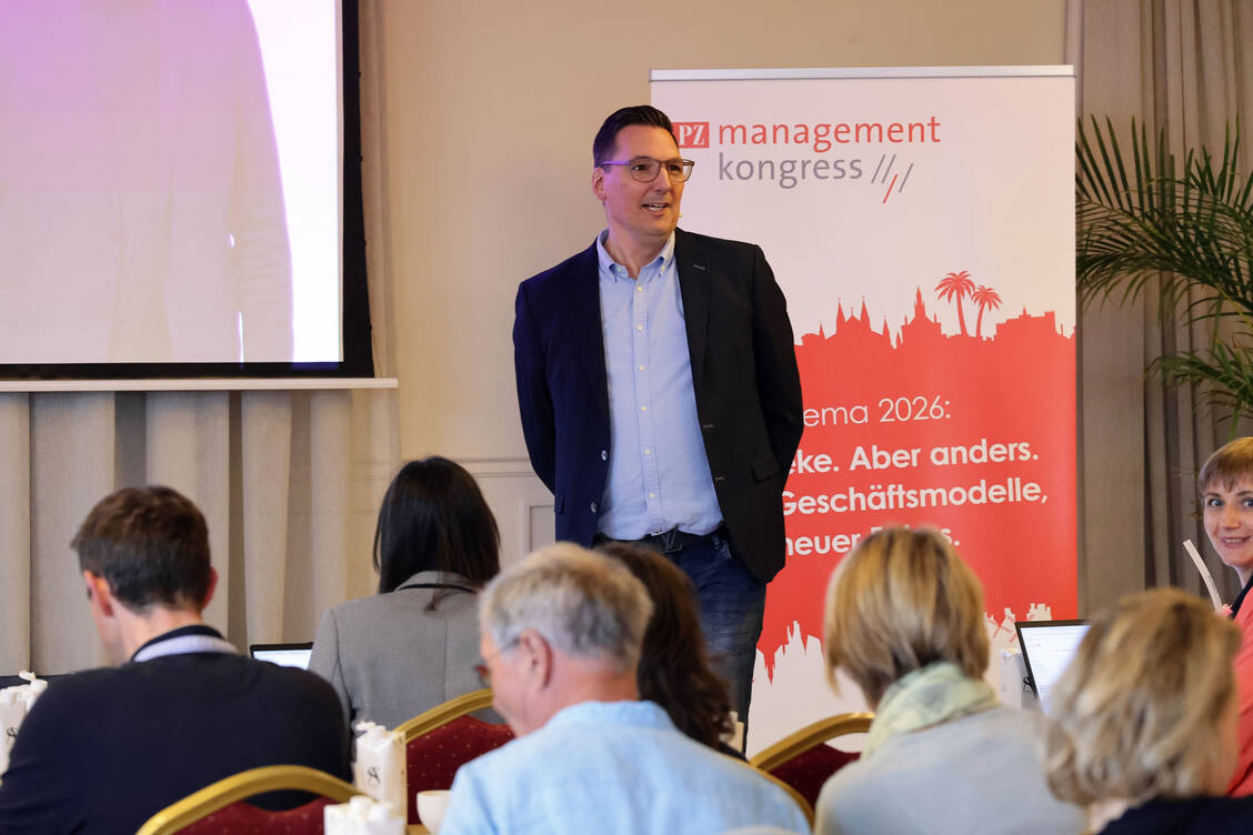 Steffen Kuhnert beim PZ-Managementkongress.  / © PZ/Alois Mueller