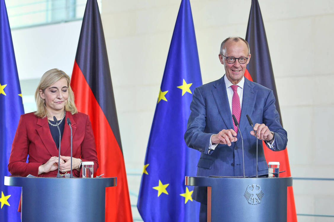 Die Gesetzespläne von Gesundheitsministerin Nina Warken (CDU) sollen Beitragserhöhungen verhindern und haben Auswirkungen auf Versicherte, Arbeitgeber und die Gesundheitsbranche. / © Imago/dts Nachrichtenagentur