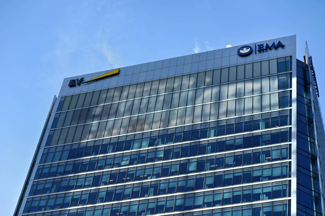 Der EU-Rechnungshof fordert strengere Kontrollen bei den EU-Agenturen – dazu gehört auch die EMA.  / © Imago / YAY Images