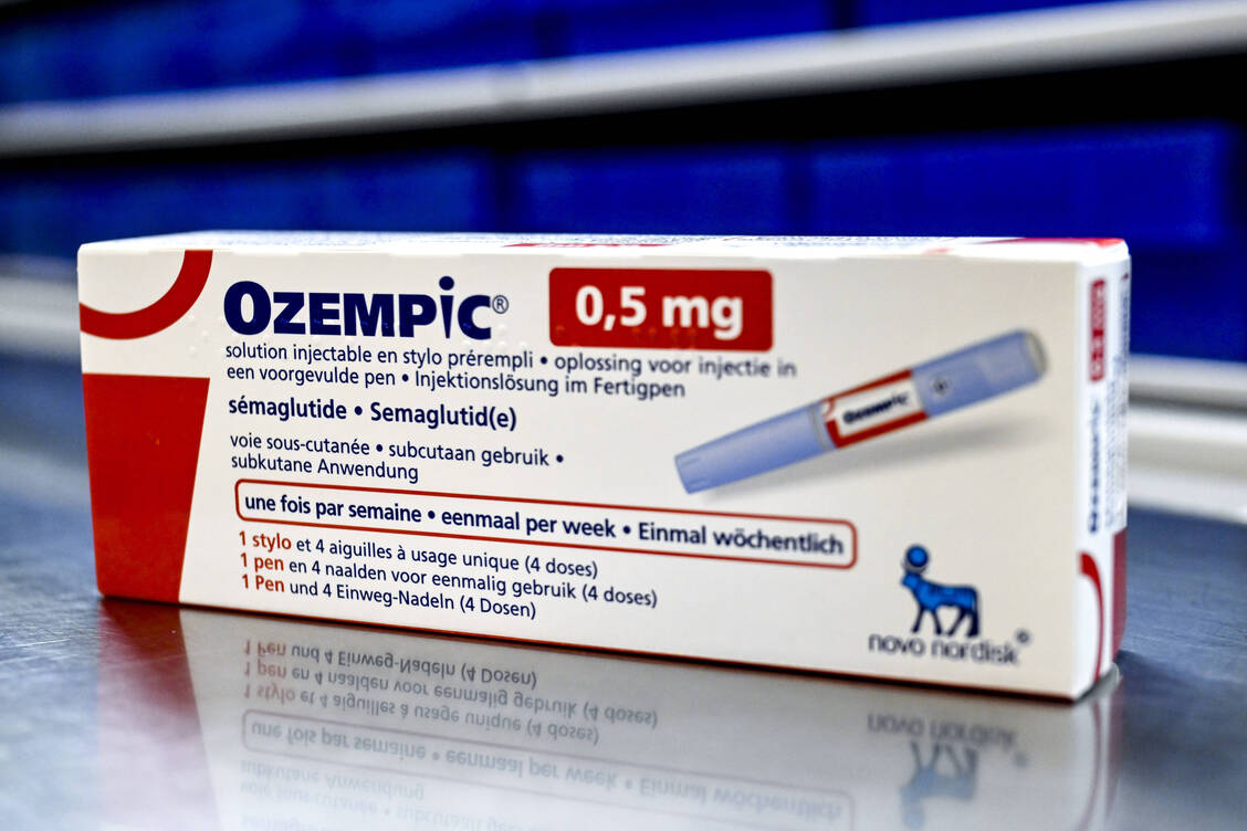 Apothekenteams sollen vor der Abgabe jede Ozempic-Packung öffnen, um mögliche Fälschungen zu erkennen. / Foto: Imago/Belga