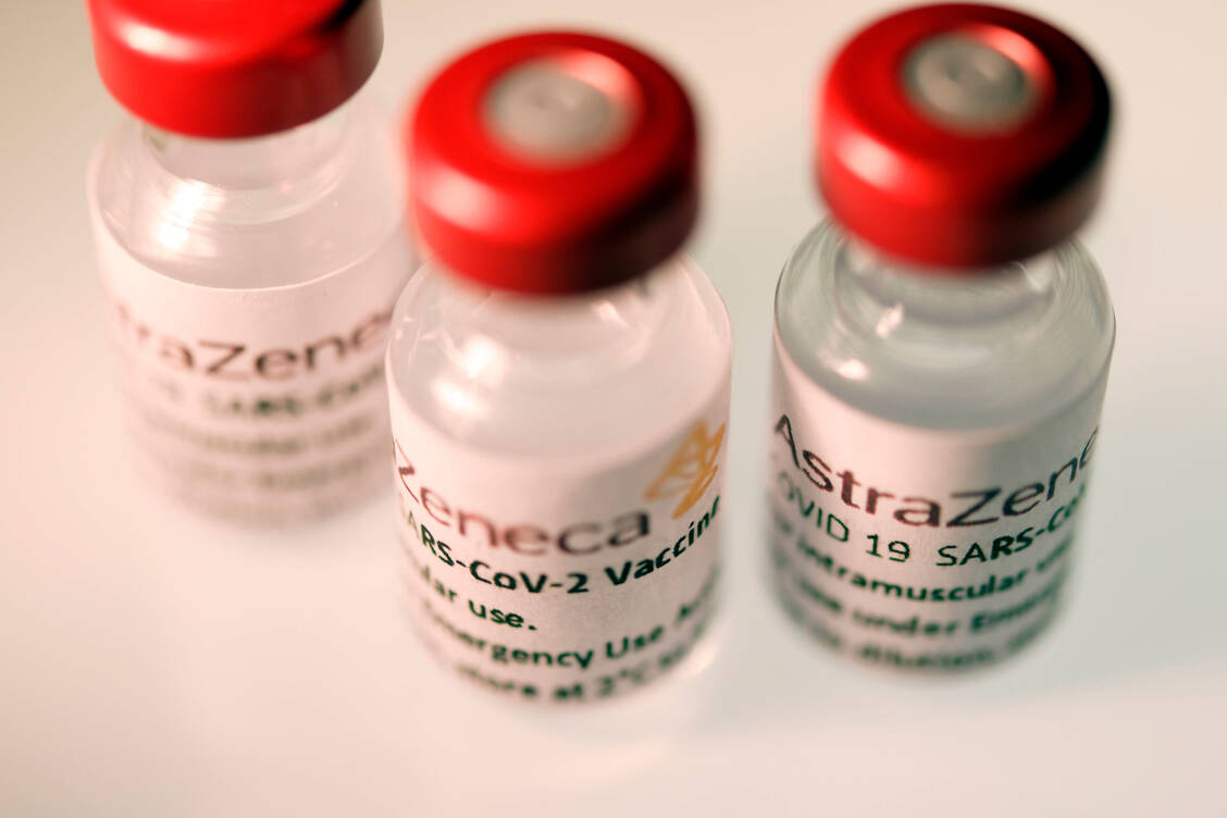 Ungenutzt auf Halde: Insgesamt 2,58 Millionen Dosen des Covid-19-Impfstoffs von Astra-Zeneca gehen nun von den Verteilzentren der Bundesländer zurück an den Bund. / Foto: imago images/Laci Perenyi