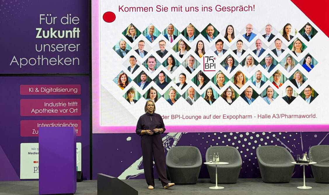 Zahlen und Daten zur Selbstmedikation aus der Apotheke lieferte Anja Klauke vom BPI beim Expopharm-Panel »Das Geschäft mit rezeptfreien Arzneimitteln: Wer gewinnt, wer verliert?« / © PZ/Dölger