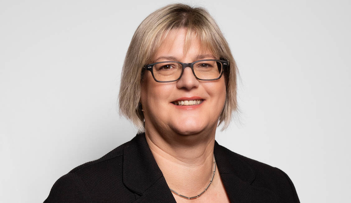 Das neue Kabinett in Hessen steht. Staatssekretärin im Gesundheitsministerium wird Gesundheitsökonomin Sonja Optendrenk. / Foto: Paul Schneider