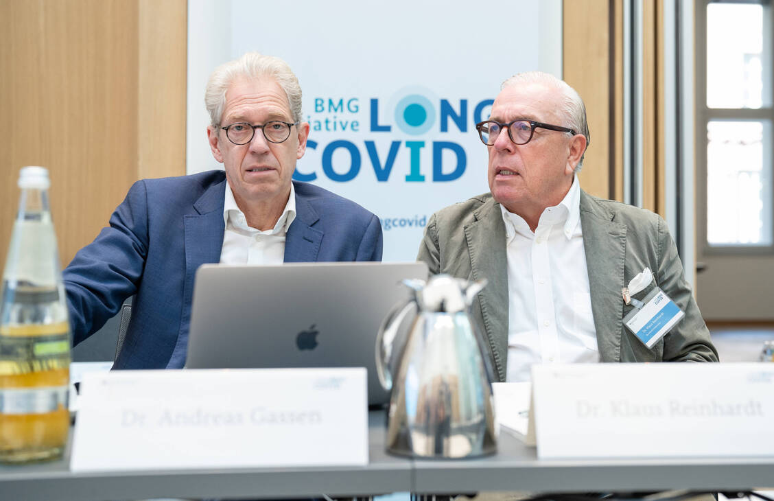 Andreas Gassen (links, Kassenärztliche Bundesvereinigung) und Klaus Reinhardt (Bundesärztekammer) gehören zu den Unterzeichnern des offenen Briefes.  / © Imago/Chris Emil Janßen
