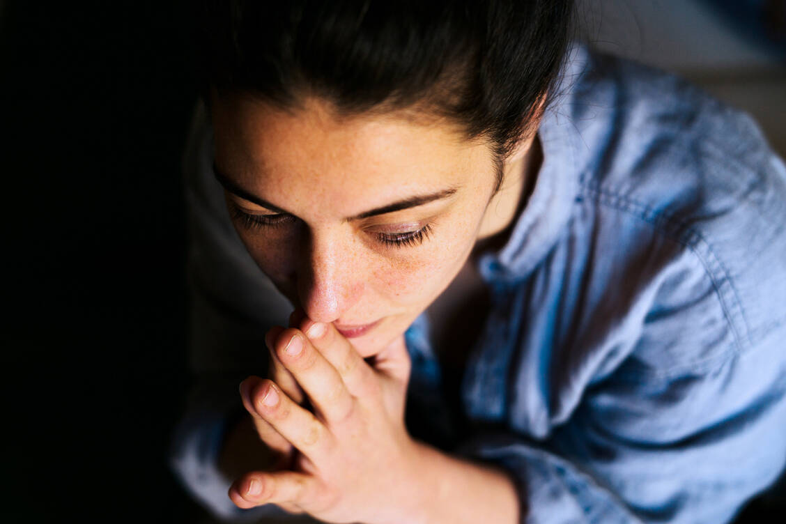 Bleibt bei der Therapie mit einem Psychopharmakon die erwünschte Wirkung aus, kann ein Therapeutisches Drug-Monitoring (TDM) Hinweise auf die mögliche Ursache dafür liefern. / © Getty Images/Justin Case
