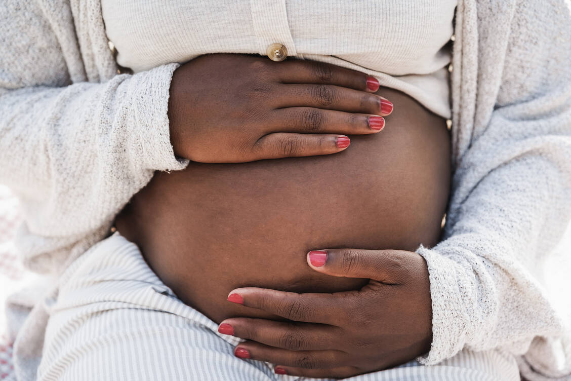Die Baby-Cure-Studie läuft in Südafrika. In dieser wird  sehr früh mit einer antiviralen Therapie bei Säuglingen begonnen, die im Mutterleib mit HIV infiziert wurden. / Foto: Adobe Stoc/DisobeyArt