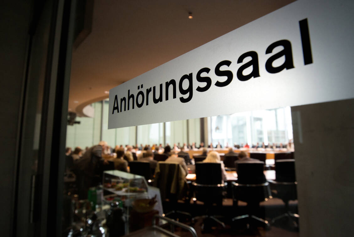 Reformpläne im Fokus: Morgen befragt der Gesundheitsausschuss des Bundestags die geladenen Sachverständigen nach ihren Einschätzungen. / Foto: Picture Alliance