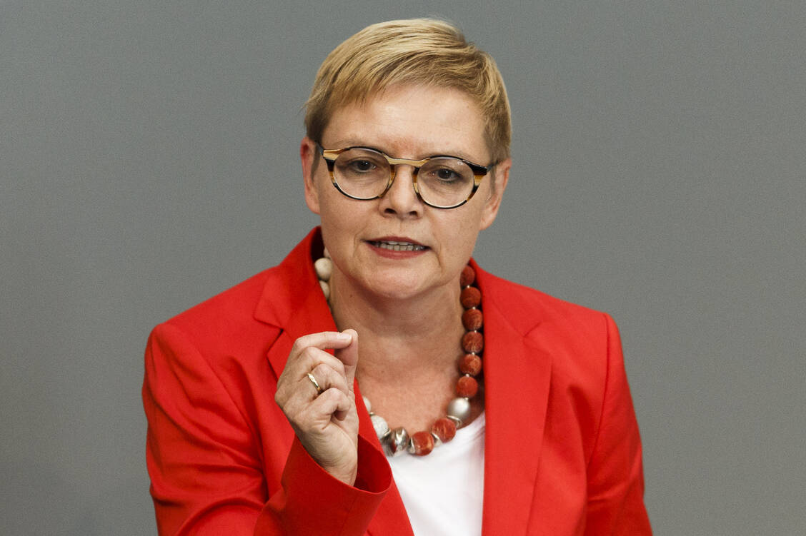 Nicht per Änderungsantrag sondern ordentlicher Gesetzgebungsprozess: Sabine Dittmar, gesundheitspolitische Sprecherin der SPD, will die Reformen des Apothekenmarkts als eigenes Gesetz beraten, damit das Vorhaben das gesamte parlamentarische Verfahren durchläuft.  / Foto: picture alliance/Carsten Koall/dpa