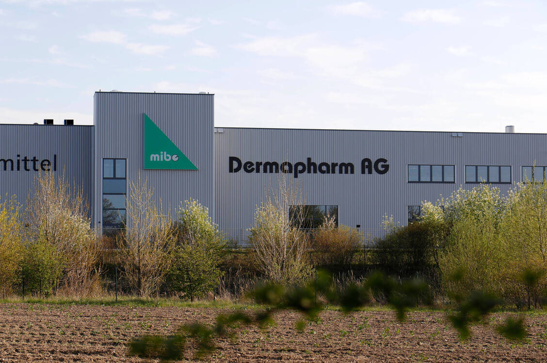 Dermapharm ist in das Visier der Finanzaufsicht geraten. / © imago images/Future Image