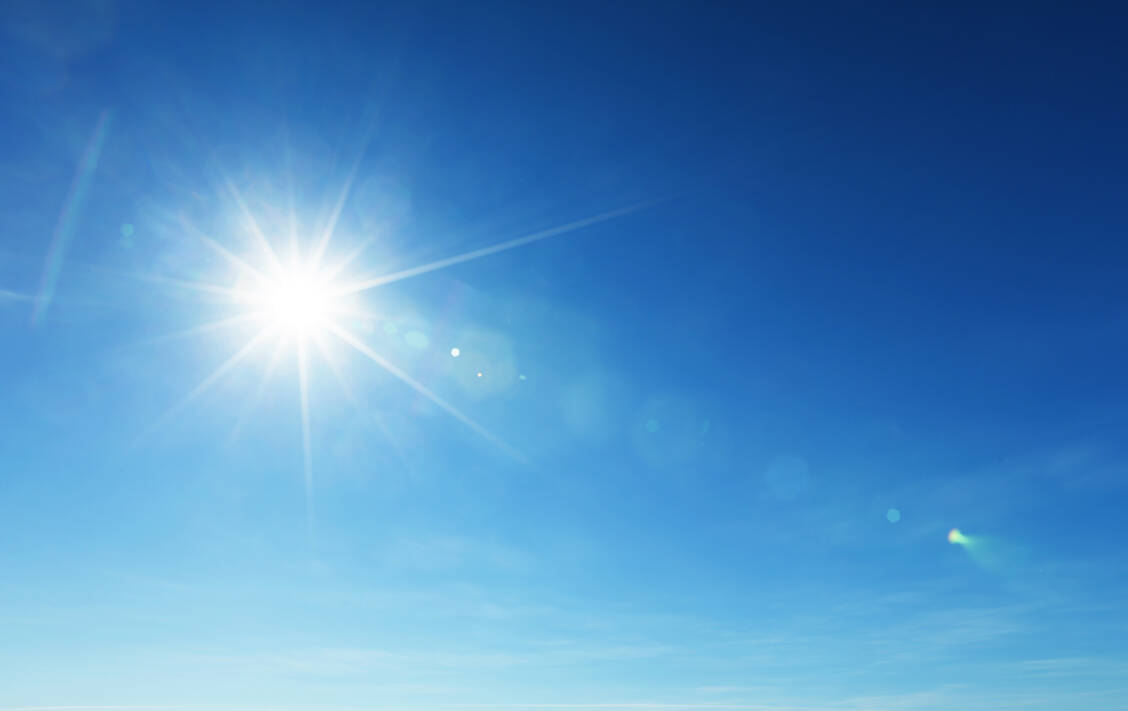 »UV-Schutz hat das ganze Jahr Saison«, sagt die BfS-Präsidentin Inge Paulini. / Foto: Adobe Stock/Iakov Kalinin