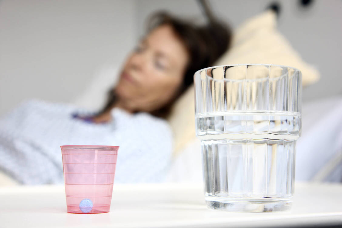 Arzneimittelbezogene Probleme im Krankenhaus sind leider keine Seltenheit. / © Imago Images/Jochen Tack