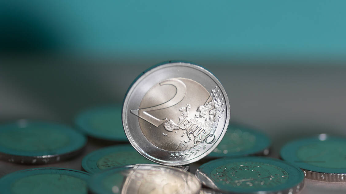 Kein Spielraum: Aus Sicht der Richter sind die 2 Euro Eigenbeteiligung bei der Abgabe der Masken sinnvoll und daher Pflicht.  / Foto: Adobe Stock/pashan