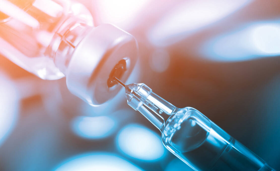 An einem Pandemie-Impfstoff wird weltweit geforscht. Etwa 48 Projekte zur Impfstoffentwicklung wurden inzwischen initiiert. / Foto: Shutterstock/Numstocker