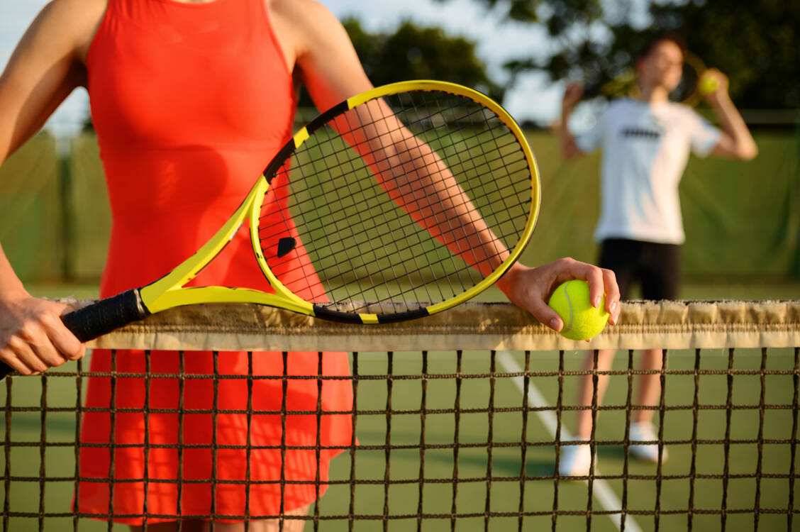 Wie beim Tennis ist es auch in der Medizin wichtig, einen passenden Mitspieler zu wählen, um gemeinsam Erfolge zu erzielen. / Foto: Adobe Stock/Nomad_Soul