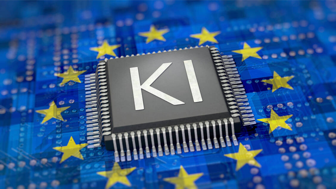 Artikel 50 des EU-AI-Act legt Transparenzpflichten für Anbieter und Betreiber bestimmter KI-Systeme fest, darunter generative und interaktive KI-Systeme sowie Deepfakes. / © Imago Images/IlluPics