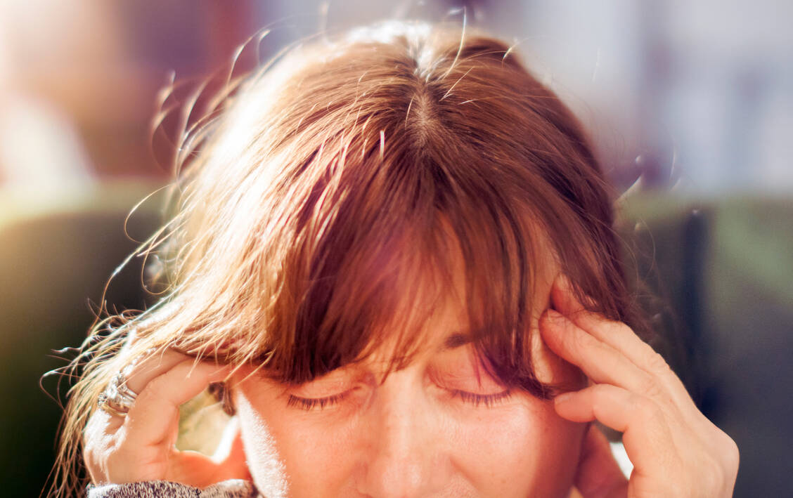 Kopfschmerzpatienten sollten sich regelmäßig moderat an der frischen Luft bewegen. / Foto: Getty Images/nemke