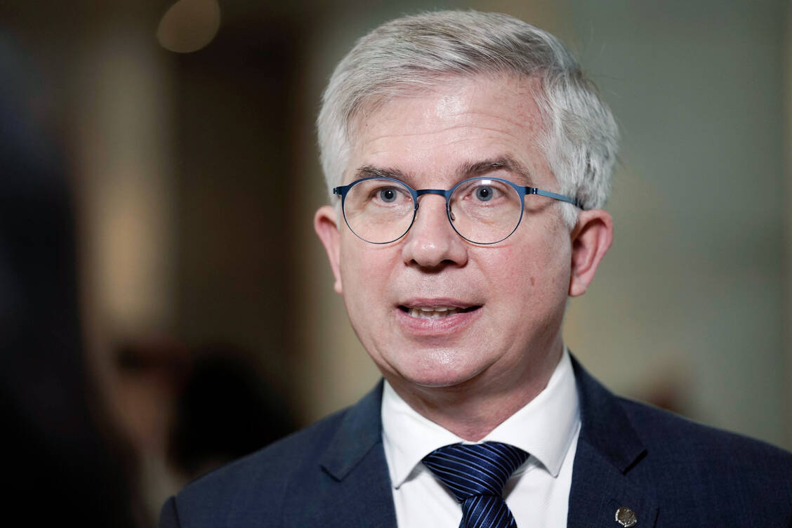 Der FDP-Gesundheitspolitiker will unter anderem über die geplante Apothekenreform sprechen.  / Foto: imago images/Political-Moments