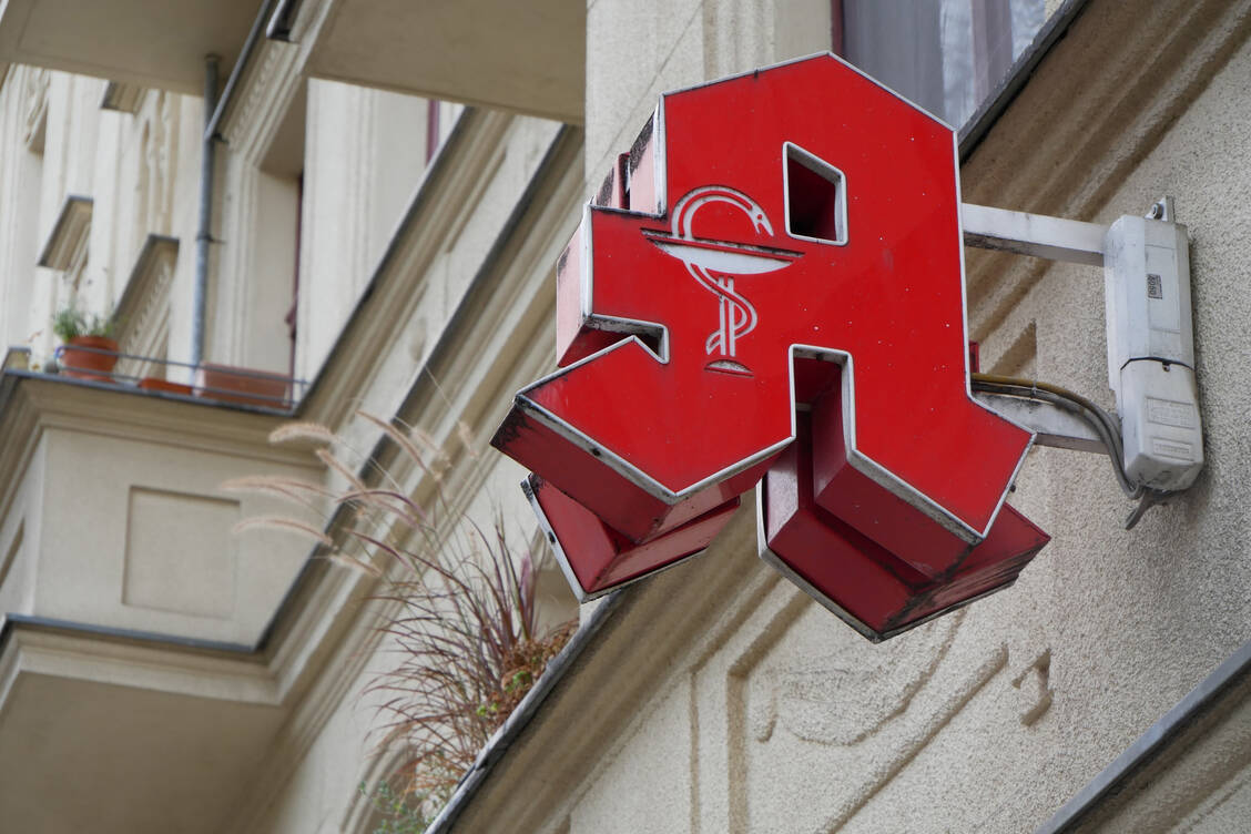 Apotheken können externe Räumlichkeiten anmieten, um dort Coronavirus-Tests durchzuführen. In Hamburg und im Saarland müssen sie dies allerdings als Nebengewerbe anmelden. / Foto: PZ/Kurz