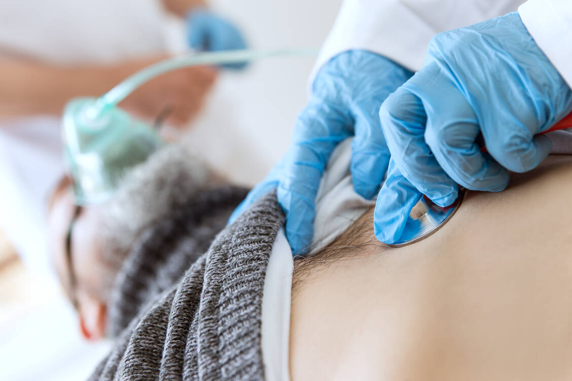 Die für rheumatoide Arthritis nicht zugelassene hohe Tofacitinib-Dosierung geht mit einem erhöhten Risiko für Lungenembolien und Todesfällen einher. / Foto: Adobe Stock/M.Doerr & M.Frommherz
