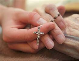 Auch die spirituelle Fürsorge gehört zum Angebot der Palliativmedizin.
<p class="fotonachweis">Foto: imago/epd</p>