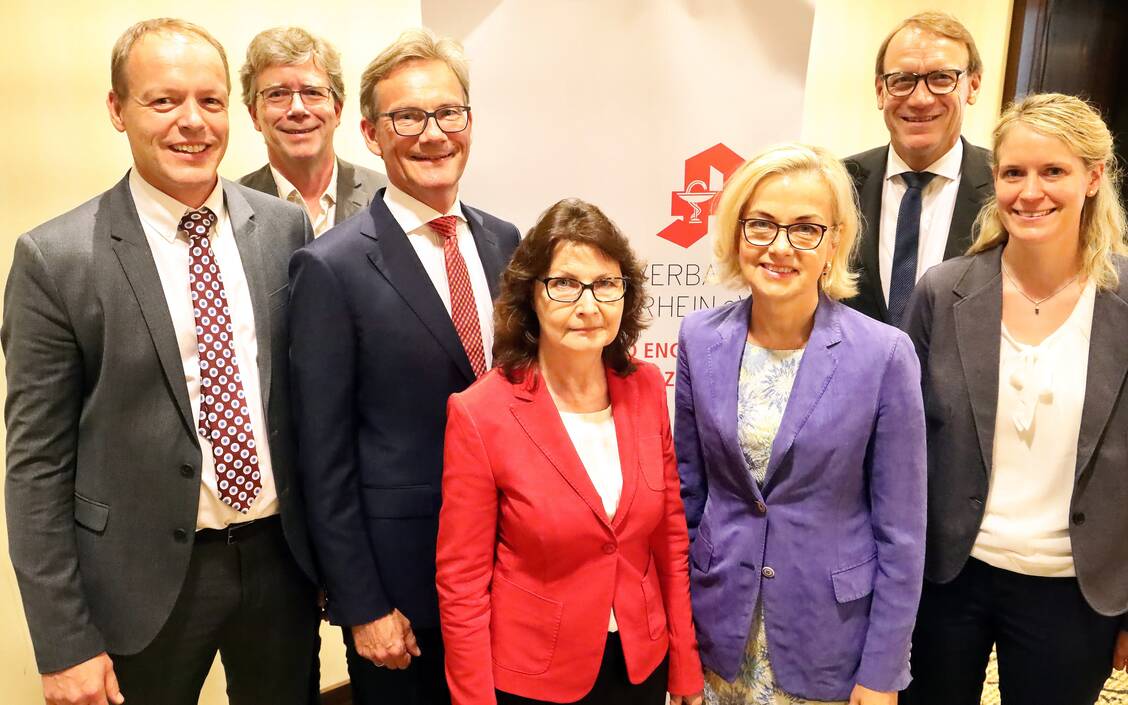 Der neu gewählte Vorstand der Apothekerverbandes Nordrhein (von links): Peter Vogt, Dr. Markus Reiz, Sebastian Berges, Regine Quinke, Doris Schönwald, Thomas Preis und Silke Stütz / Foto: Alois Müller