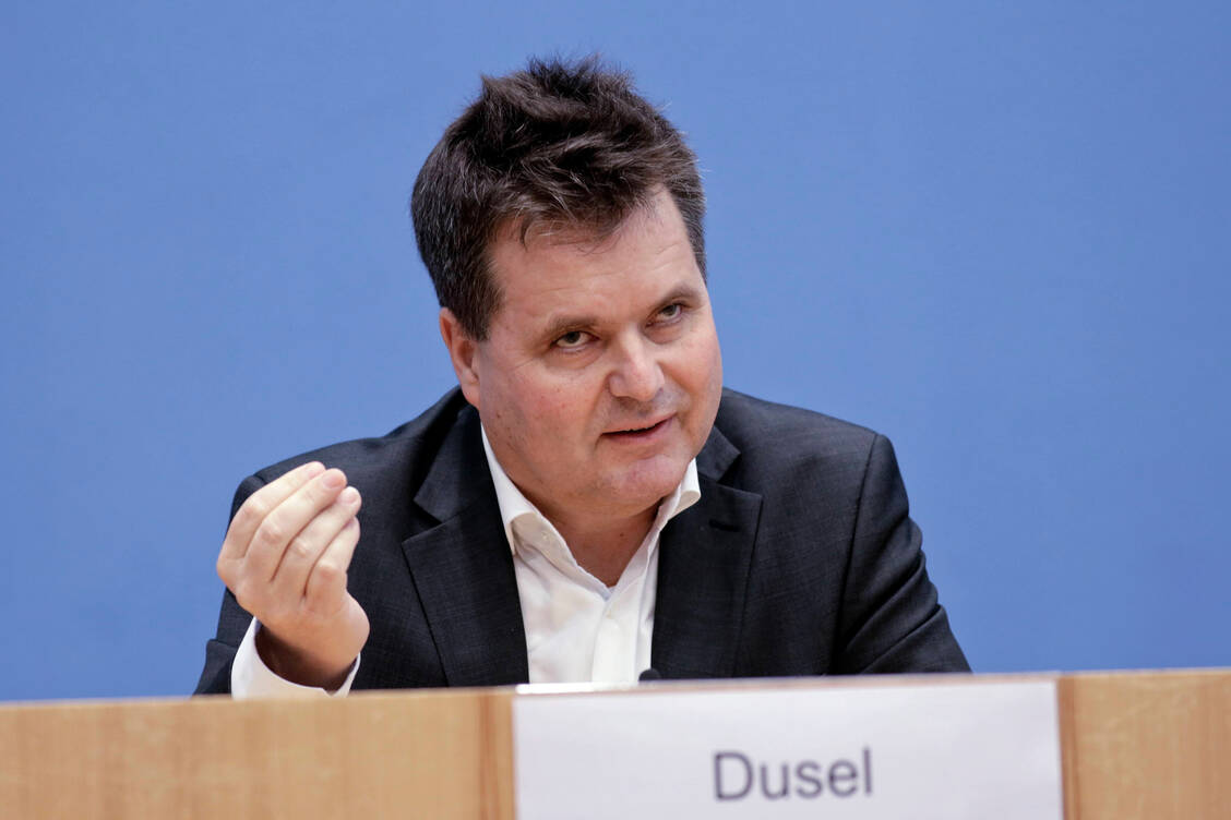 Jürgen Dusel klagt über mangelnde Barrierefreiheit im deutschen Gesundheitswesen.  / Foto: imago images/Reiner Zensen