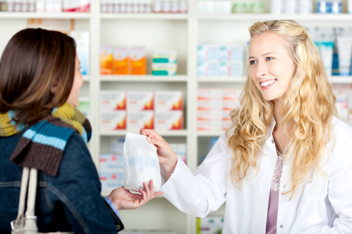 PTA sollen viele pharmazeutische Tätigkeiten zukünftig ohne Beaufsichtigung eines Apothekers durchführen dürfen. / Foto: Shutterstock/CanYesil