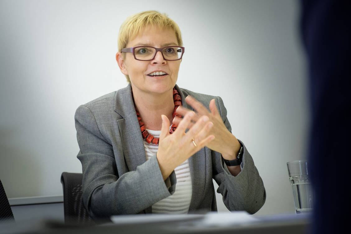 Rabattsicherheit für Großhändler, Zyto-Beauftragungen nicht für Kliniken, Reform der AMPreisVo? Sabine Dittmar (SPD) erklärt, an welchen Stellen sie in der Apothekenpolitik noch Änderungsbedarf sieht. / Foto: PZ/André Wagenzik