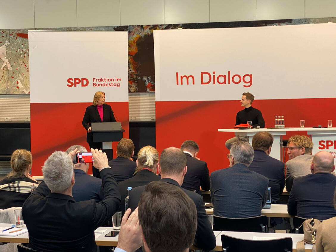 »Wir müssen die gesamte industrielle Wertschöpfung im Blick haben«, sagte Arbeitsministerin Bärbel Bas (SPD) beim Fachforum der SPD zur industriellen Gesundheitswirtschaft.  / © PZ/ Alexandra Amanatidou