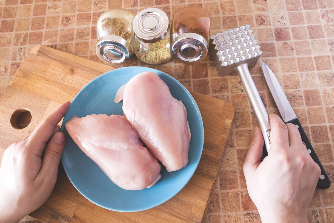 In 52 Prozent der Proben fand das Bundesamt für Verbraucherschutz und Lebensmittelsicherheit den Durchfallerreger Campylobacter. 2011 war dies nur bei 32 Prozent der Proben der Fall. Foto: iStock/bulgn