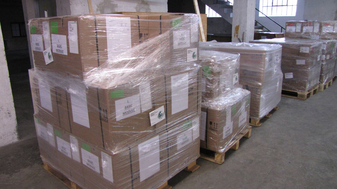 Im AoG-Lager steht ein Inter-Agency Emergency Health Kit bereit. / Foto: AoG