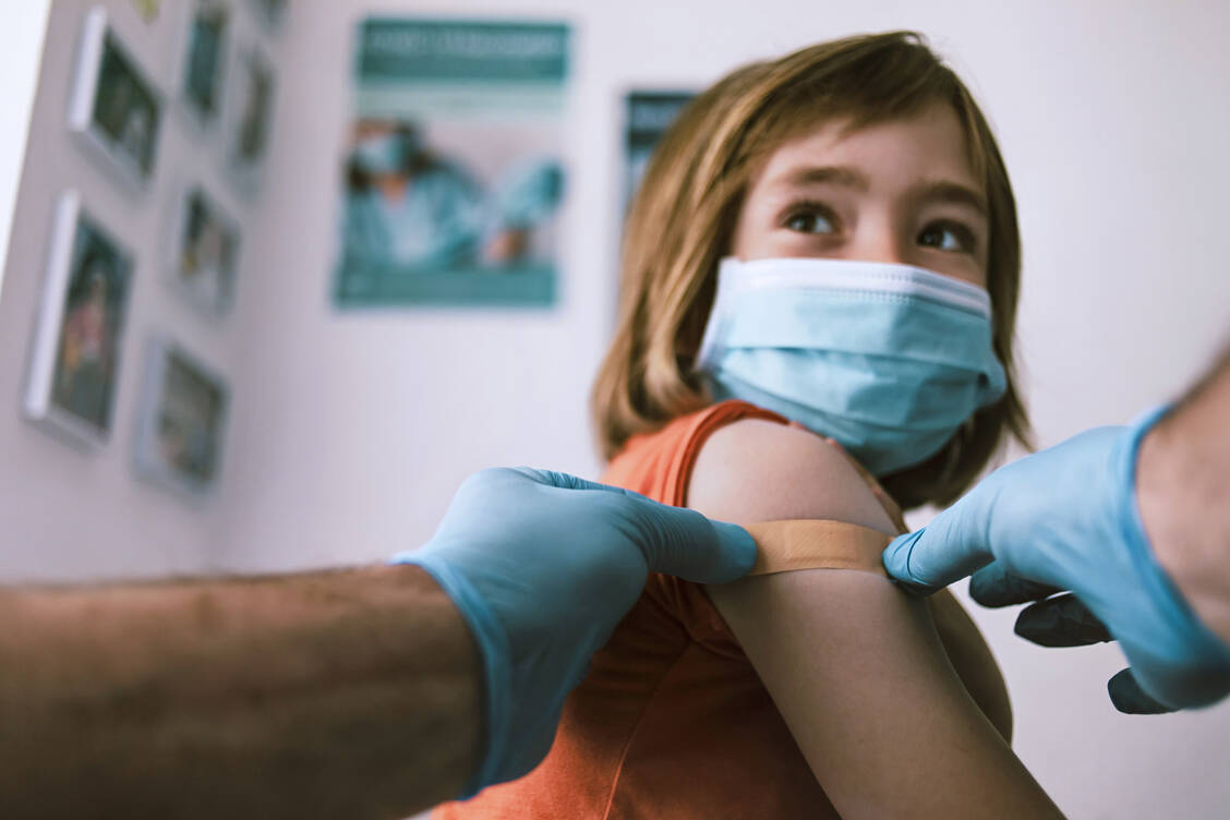 Für Kinder ab fünf Jahren ist derzeit nur die Biontech/Pfizer-Vakzine zugelassen. / Foto: Getty Images/portishead1