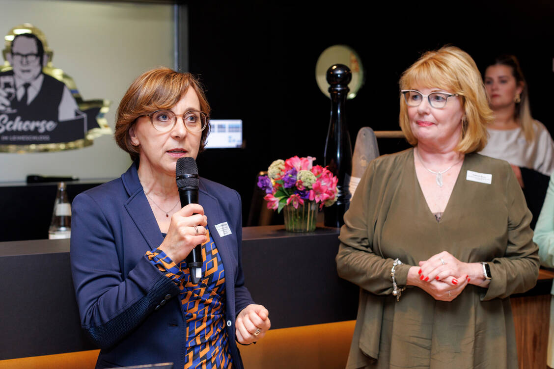 Staatssekretärin Christine Abrogast (l.) versprach, mit den Apotheken gemeinsam nach Lösungen suchen zu wollen. / Foto: LAV Nds./Apothekerkammer Nds./Lorena Kirste