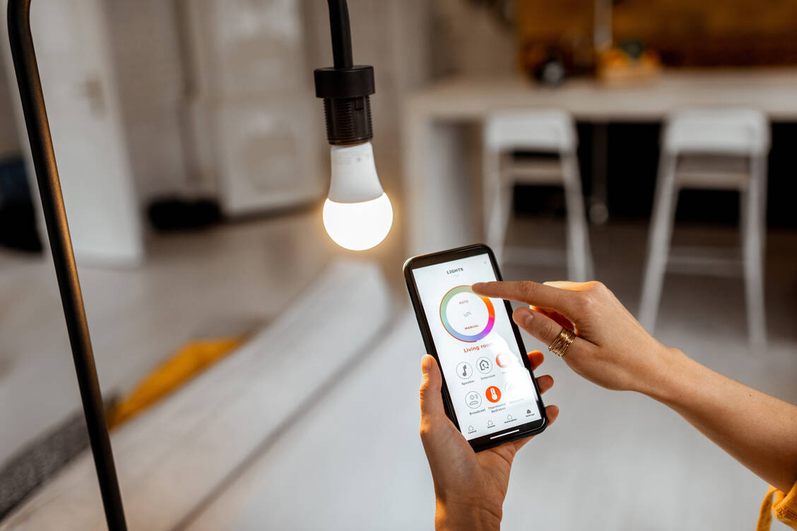 Mit der Hilfe von Apps lässt sich Energie sparen. / Foto: Adobe Stock/rh2010