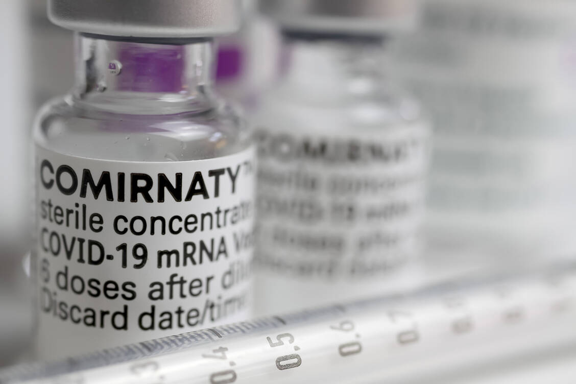 Highlight der Impfstoffforschung und einer der Lichtblicke in der Pandemie: der mRNA-Impfstoff gegen Coronaviren / © Adobe Stock/Ralf