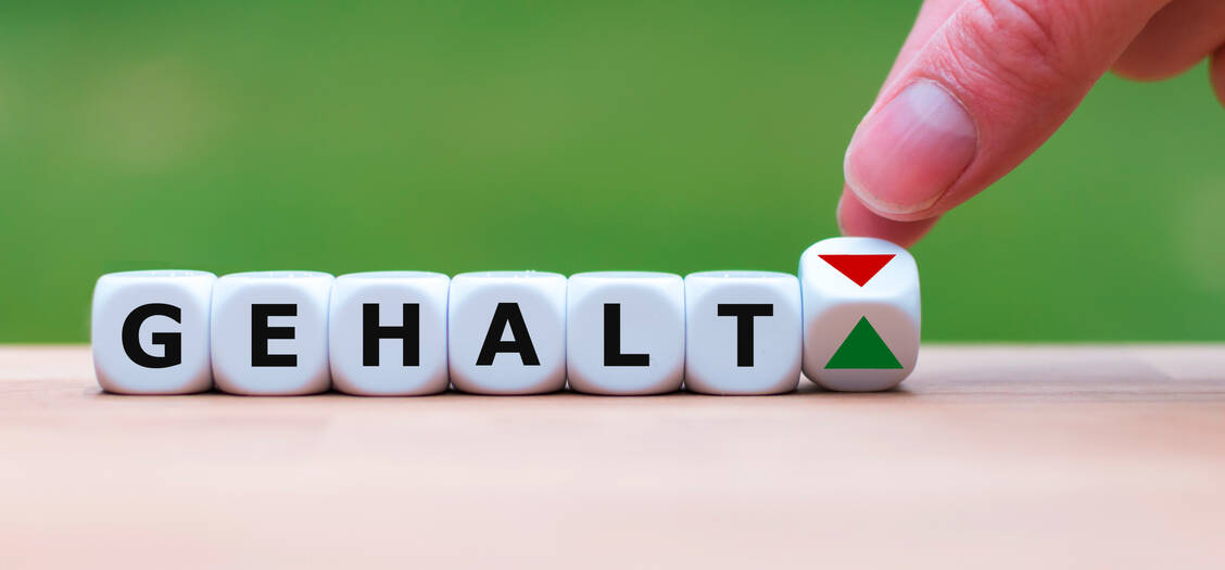 »Geld ist nicht alles«, hieß es gestern bei der Jahreshauptversammlung der TGL Nordrhein. Mitarbeiter könnten auch mit mehr offener Kommunikation und mehr Wertschätzung für ihre Leistungen motiviert werde, sagte eine Referentin von der Treuhand Hannover. / Foto: Adobe Stock/Fokussiert