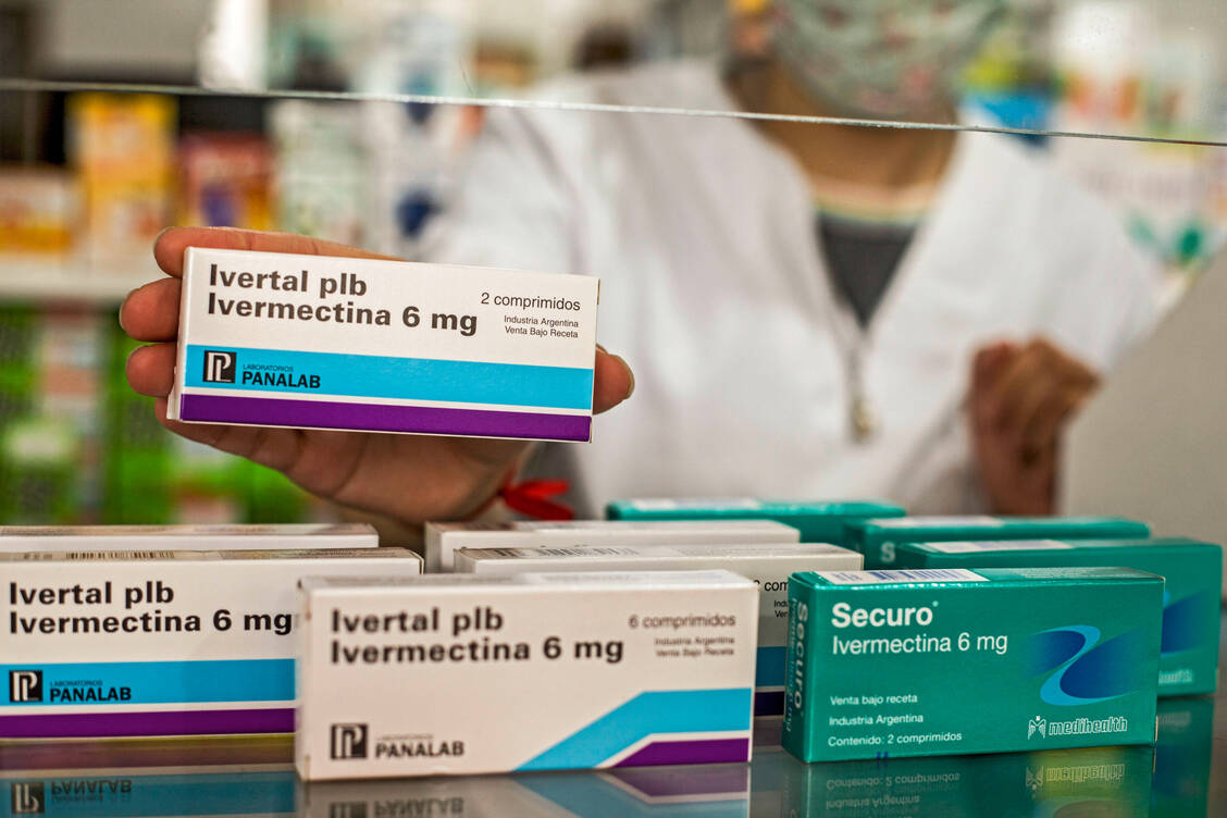 In Südamerika ist das antiparasitäre Mittel Ivermectin ein Verkaufsschlager in der Pandemie, seitdem frühe In-vitro-Daten eine antivirale Wirkung gegen SARS-CoV-2 zeigten – allerdings in höheren Dosen als therapeutisch üblich. / Foto: imago images/ZUMA Wire
