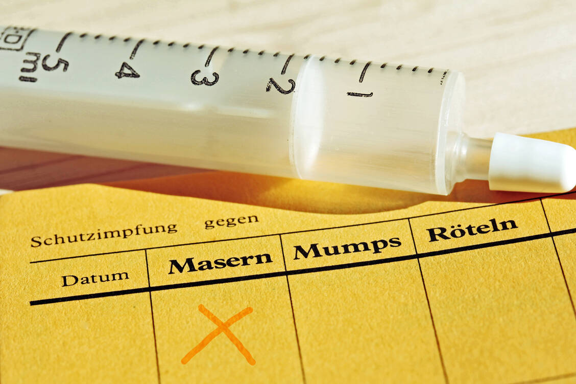 Noch ist in Deutschland kein Einzel-Impfstoff für Masern verfügbar. Bis die Impfpflicht zum März 2010 eingeführt werden kann, gilt es noch Einiges zu regeln.  / Foto: iStock/Astrid860