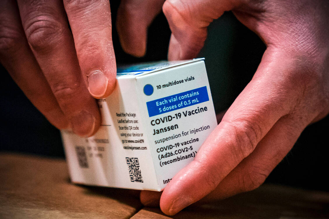 In Deutschland sind die Packungen des Covid-19-Imfpstoffs von Janssen noch nicht einmal angekommen, da stehen bereits Sicherheitsbedenken im Raum. / Foto: Imago Images/ANP