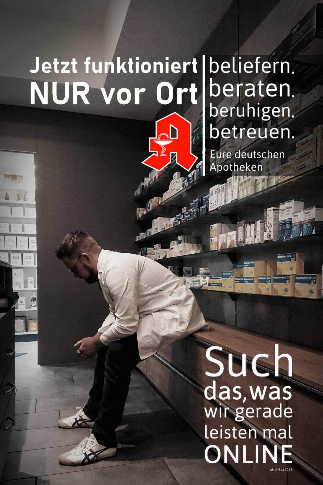 Apothekeninhaber Florian Taentzler nach einem harten Arbeitstag in seiner Offizin. / Foto: Florian Taentzler