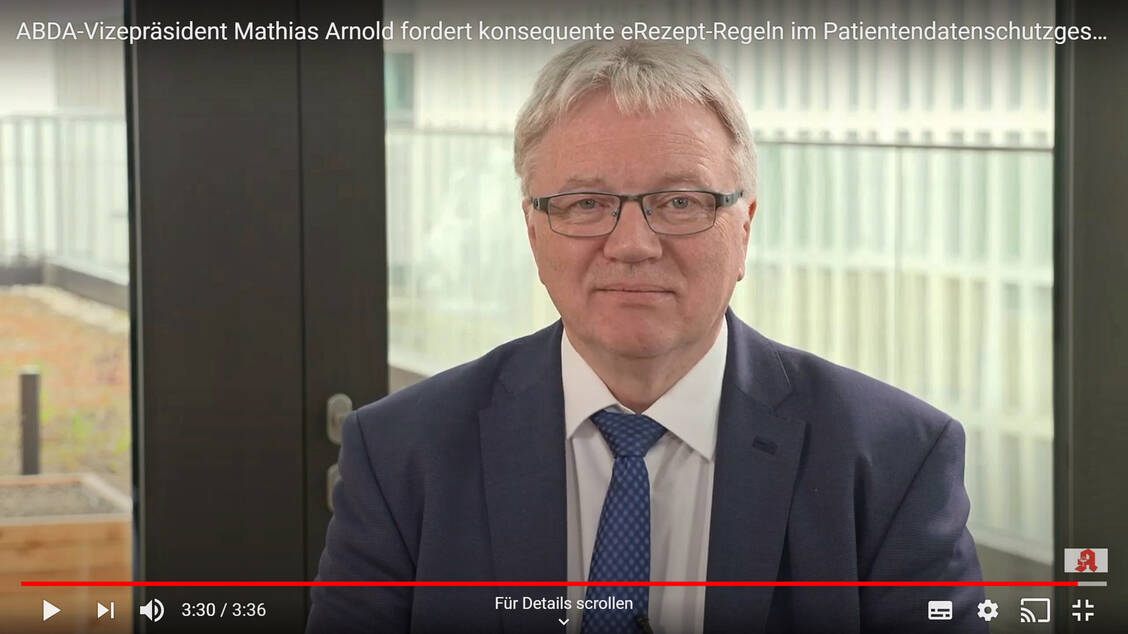 In einem Video appelliert ABDA-Vize Mathias Arnold an die Bundestagsabgeordneten, die Umsetzung des geplanten Makel- und Zuweisungsverbots beim E-Rezept auch technisch abzusichern. / Foto: Screenshot