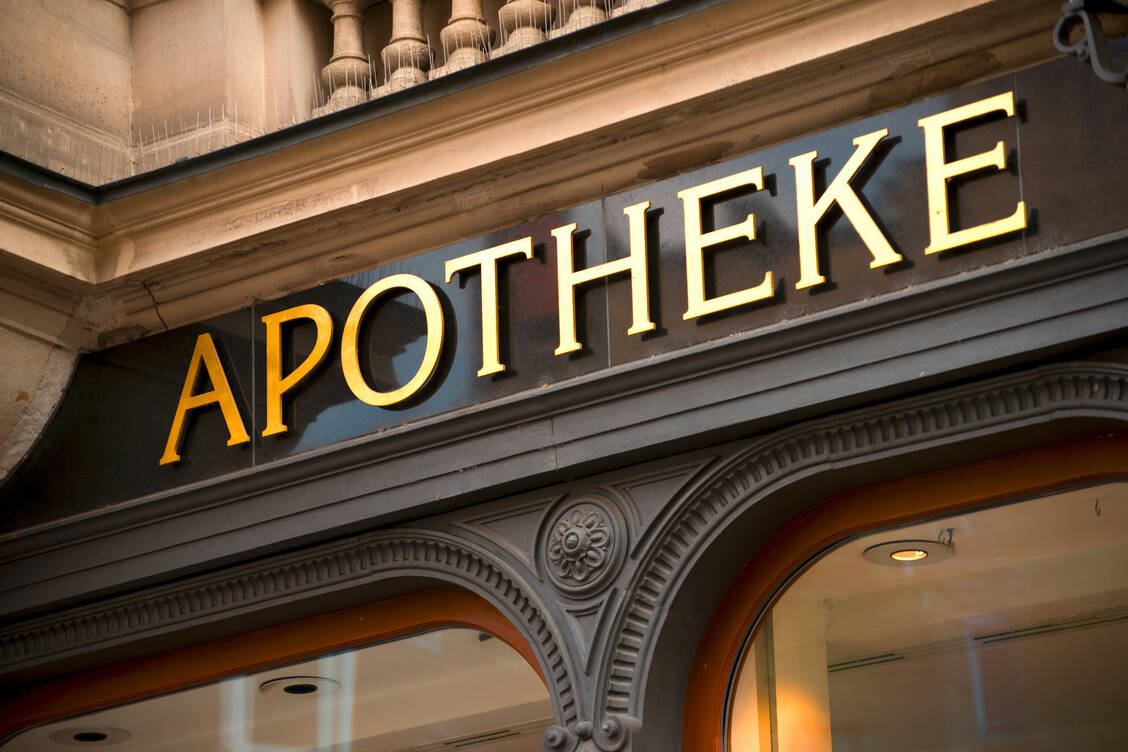 Nicht nur in Bayern kämpfen Offizinen damit, qualifiziertes Personal zu finden. Auch dieser Punkt trägt zum Apothekensterben bei. / Foto: Adobe Stock/VRD